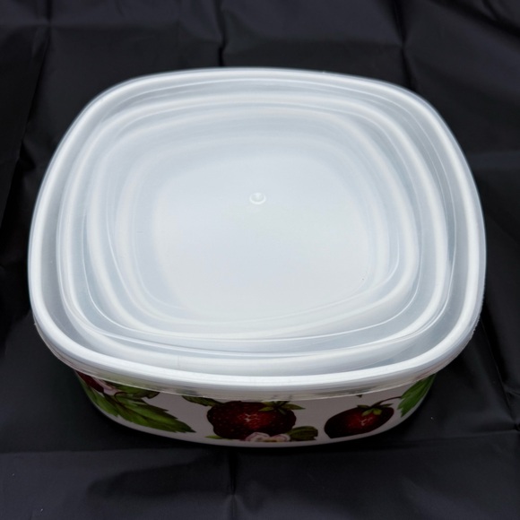 Vtg Strawberry Kitchen Bundle 🍓 Melamine Containers + 1988 Country Yumkin Plush - Picture 8 of 13